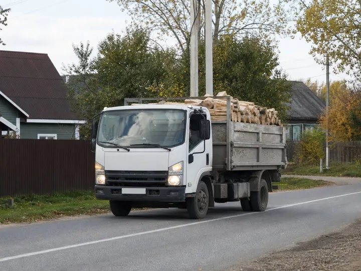 Подвоз дров газелью до 8 кубометров в Дмитрове